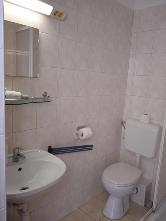 Agria Wellness Guesthouse Eger Ngoại thất bức ảnh